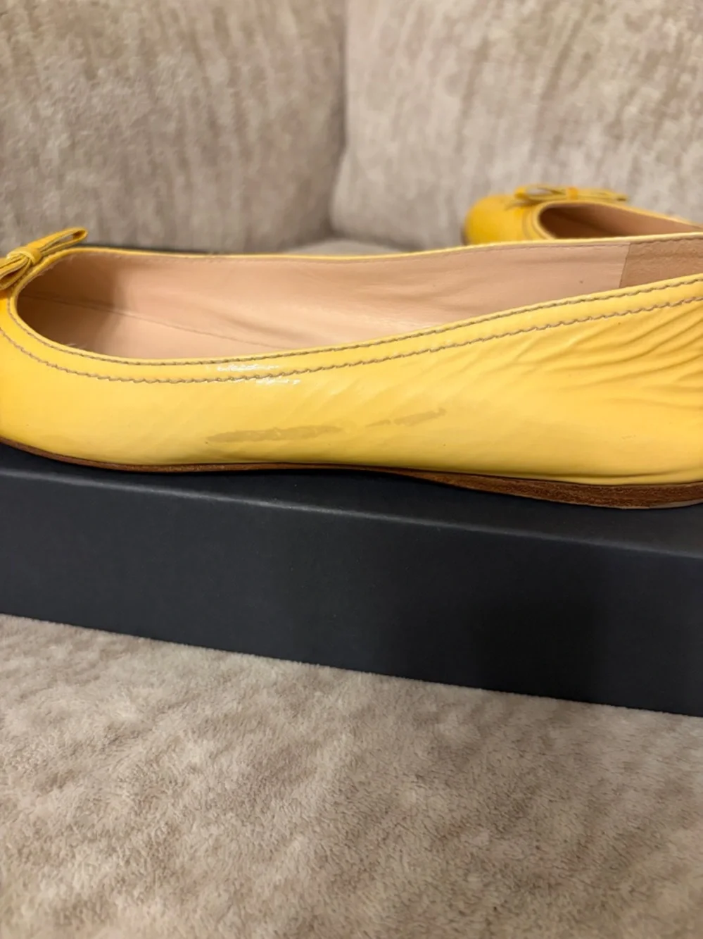 Prada Yellow Patent Leather Ballet Flats with Bow, size 39 1/2 - Picture 10 of 12